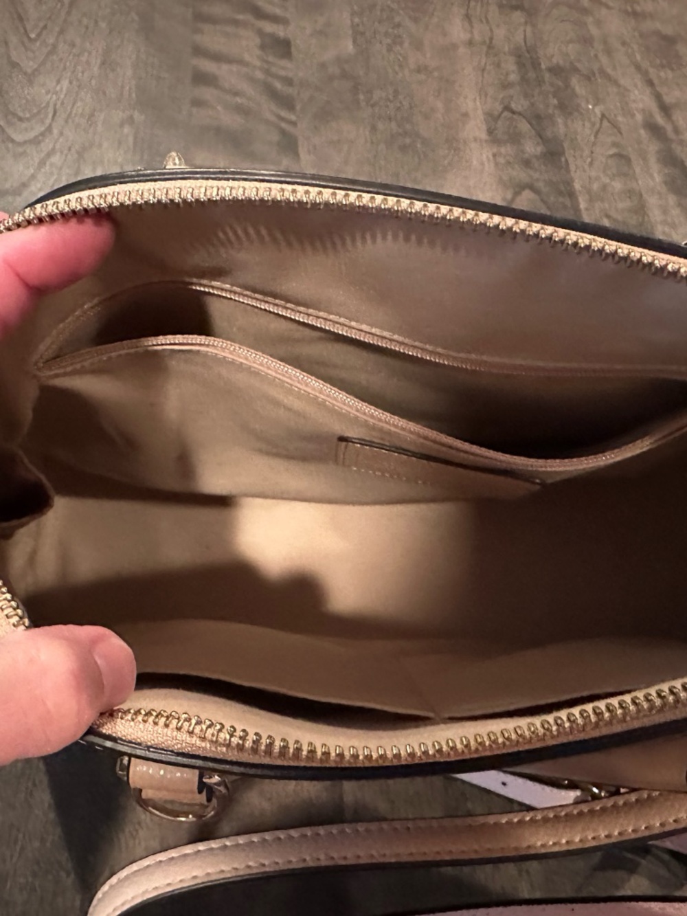 Coach Satchel/Crossbody - Picture 3 of 4